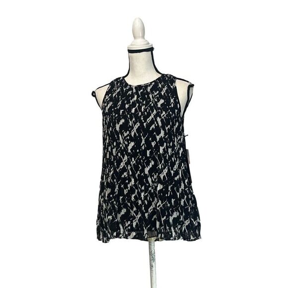 Halogen(R) Sleeveless Pleated Georgette Top in Black- Ivory Brushstrokes , XS - Picture 2 of 15